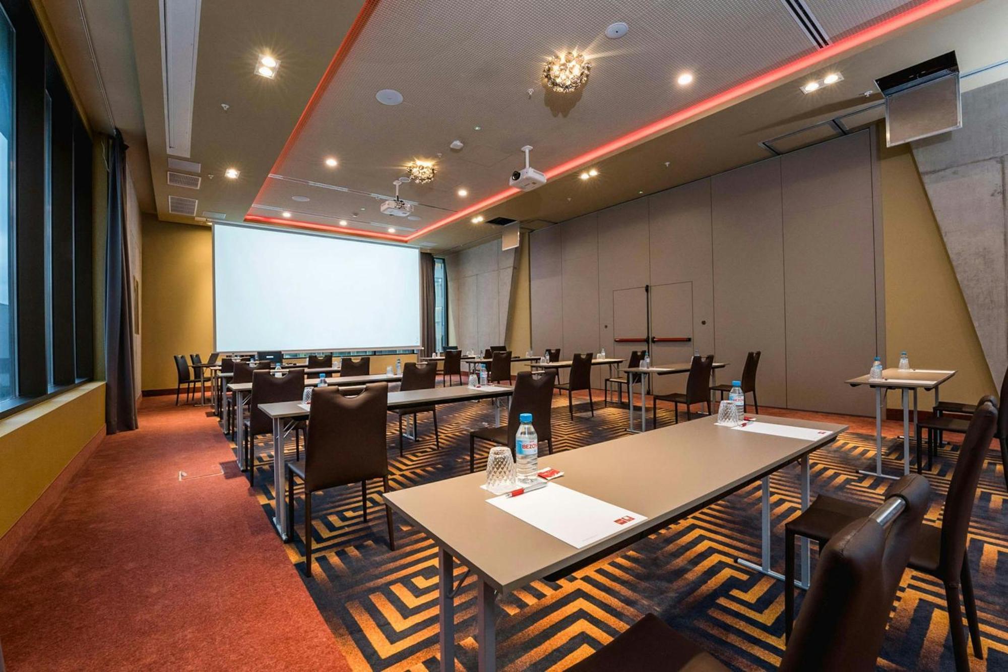 Leonardo Royal Hotel Barcelona Fira — Bilder 2